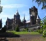 KNIGSWINTER-SCHLOSS DRACHENBURG  Romantik pur strahlt dieses mrchenhafte Schlsschen aus,von 1882-84 in Rekordzeit im Neo-Frhgotischen  Stil erbaut,seit 1986 unter