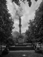 Die Mariens�ule in D�sseldorf wurde 1873 im neoromanischen Stil erbaut.