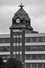 Ein Gro�teil der der 1906 er�ffneten Planger Weizenm�hle wurde im Zweiten Weltkrieg zerst�rt, der adlergeschm�ckte Uhrenturm hat jedoch den Krieg �berstanden.