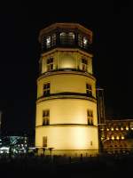 Der Turm auf dem Burgplatz in Dsseldorf am Abend des 08.03.2004.