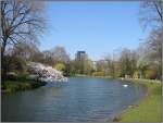 Der Hofgarten in Dsseldorf mit der Landskrone, aufgenommen am 01.04.2007.