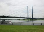 Die Rheinkniebrücke in Düsseldorf.(2.7.2012)