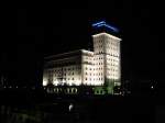 Das Kontorhaus im Duisburger Innenhafen, angestrahlt am spten Abend des 16.09.2006.