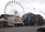 Galeria in Duisburg   Weihnachtsmarkt mit Riesenrad