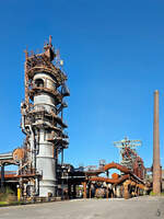 Im Bild links �berbleibsel des Gasw�schers, rechts Hochofen 3 auf dem Gel�nde des LWL-Industriemuseums in Hattingen.