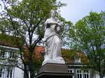 Ein Denkmal auf dem Kirchplatz in Hattingen am 15.