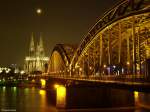 Ein schner Blick auf die Hohenzollernbrcke und dem Klner Dom, von einem Aussichtspunkt der anderen Seite aus fotografiert.