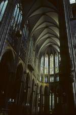 Köln, Hohe Domkirche, polygonaler Hochchor nach Osten, mit 7/12-Abschluss, 43.35 m hoch, eingeweiht 1322.