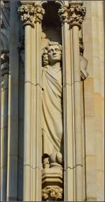 Kunst am Klner Dom - Heiligenfiguren.