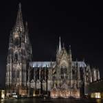 Klner Dom in der Nacht.