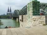 Der Klner Dom und die Hohenzollern-Brcke in Richtung  Kln Hbf.(01.09.2007)