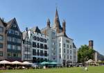 Kln - Delfter Haus und Rheinhotel Nhe Fischmarkt und dahinter Gro-St.-Martin - 31.07.2014