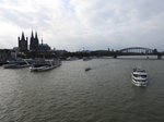 KLN-WELTSTADT AM RHEIN mit Dom und Hohenzollernbrcke,hier am 16.7.2016-  die Schiffe bereiten sich auf die Parade fr die  Klner Lichter  vor....