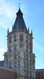 Der Turm des alten Klner Rathauses.