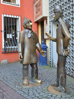 Die zwei legendre Figuren Tnnes und Schl aus dem Hnneschen-Puppentheater der Stadt Kln.