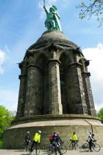 Hiddesen bei Detmold, Hermannsdenkmal, erbaut ab 1838 nach Plänen von Ernst von Bandel, erinnert an die Schlacht im Teutoburger Wald (14.05.2010)