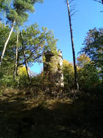 Der Bismarckturm in Lbbecke   von hier aus hat mal leider keinen guten Blick mehr auf das Lbbecker Land  weil die Bume einfach im Laufe der Zeit zu Gro geworden sind 