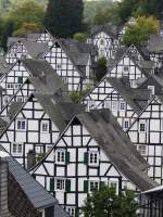 Traumhafte Fachwerk-Architektur in FREUDENBERG/SIEGERLAND am 26.9.2013-  vom Aussichtshgel gegenber der Stadt kann jeder Fotograf  sein  Motiv  dieses einmaligen Fachwerk-Ensembles