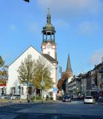 Blick von der Kreuzung Moses-Stern-Strae und Odenkirchener Strae auf das ehemalige kaiserliche Postamt Rheydt und die im Hintergrund zu erkennende Marienkirchen am gleichnamigen Marienplatz.