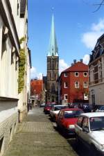 MNSTER, 26.03.2000, Blick auf die Herz-Jesu-Kirche in der Wolbecker Strae (Foto eingescannt)