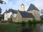 Rittersdorf, Wasserburg, Bergfried von 1290, Wohngeb�ude mit zwei Rundt�rmen von 1550 (18.07.2026)