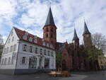 Kaiserslautern, evangelische Stiftskirche, frhgotischer Chor ab 1250, hochgotisches Langhaus erbaut von 1320 bis 1325 (16.05.2021)