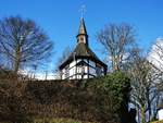 WISSEN/SIEG-DIE SCHNSTEINER HEISTER-KAPELLE  Einer der schnsten Fachwerk-Kapellenbauten von Rheinland-Pfalz steht hoch ber dem Wissener  Stadtteil SCHNSTEIN und blickt auf