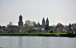 Andernach am Rhein, vom gegenberliegenden Leutesdorf aufgenommen - 02.04.2011