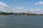 Mainz vom Rhein aus gesehen.