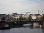 Blick von der Alten Brcke auf die Wilhelm-Heinrich-Brcke, und ein Teil des Stadtbildes von Saarbrcken.