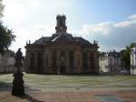 Das Bild zeigt die Saarbrcker Ludwigskirche, und den Ludwigsplatz.