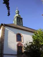 Auch dieses Foto zeigt einen Turm der Pfarrkirche St.Peter in   Saarbrcken-Ensheim.