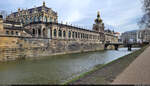 Auenansicht des Dresdner Zwingers mit Wallgrabenbrcke.