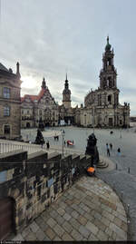 Der Dresdner Schlossplatz mit der Katholischen Hofkirche (Kathedrale Sanctissimae Trinitatis), dem Residenzschloss und dem Georgentor.