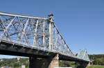 Historische Stahlbrcke  Blaues Wunder  ber die Elbe, verbindet die Dresdner Ortsteile Blasewitz und Loschwitz - 01.09.2009