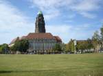 Dresden,  das Rathaus mit dem 100m hohen Rathausturm, die Aussichtsplattform ist in 68m Hhe und bequem mit dem Fahrstuhl zu erreichen, bietet den besten Blick ber die Stadt,  Okt.2009