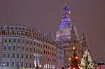 Dresden - Neumarkt mit Wohnhusern und Frauenkirche