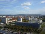 Dresden, Blick vom Rathausturm zum Fernsehturm,  links davon das Nobelviertel  Weier Hirsch ,  rechts davon der Borsberg,  Okt.2009