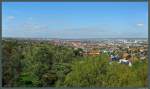 Blick vom Fichteturm auf Dresden: Im Vordergrund der Stadtteil Plauen, dahinter Lbtau.