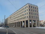  Ach, noch so etwas aus der Zeit der DDR, einfallslos und hässlich  meinten Touristen über dieses Gebäude am Postplatz.