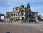 Dresden, Knig Johann von Sachsen Denkmal und Semperoper am Theaterplatz (02.10.2020)
