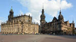 In Bild die Hofkirche und das Residenzschloss in Dresden.