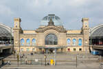 Der Hauptbahnhof in Dresden wurde 1898 erffnet.