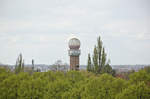 Der ehemaliger Wetterradar-Turm vom Meteorologischen Dienst an der Prager Strae 169 in Leipzig (vom Vlkerschlachtdenkmal aus gesehen).