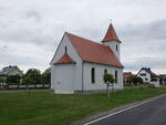 Saalau, evangelische Kirche am Dorfplatz, erbaut 1953 (07.06.2025)