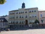 Zwnitz, Rathaus am Markt, dreigeschossiger massiver Putzbau mit hohem Sockelgeschoss, erbaut 1878 (19.08.2023)