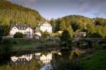 Ansicht von Scharfenstein mit der steinernen Zschopaubrcke; Oktober 2004.