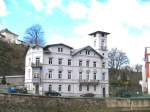 Dieses wunderschne Haus findet man gegenber des Bahnhofes Witzschdorf im Erzgebirge, 07.04.07