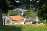 Blick auf die St.Johanniskirche in Niederzwnitz im Erzgebirge, 19.08.2016.