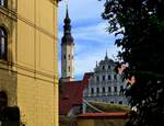 Beliebtes Fotomotiv in Zittau: Pestalozzischule, Klosterkirche und Hefftergiebel (v.l.n.r.) - hier aufgenommen am 29.07.2016.
